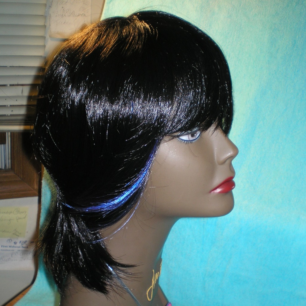 Full Cap Wig - Picture 4 of 6